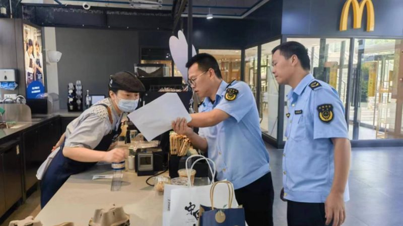 在挑选喜糖时，品质是首要考虑的因素。可以从以下几个方面来判断：